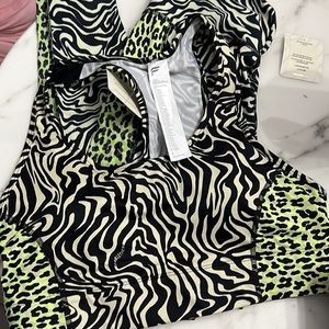 Super cute Fabletics set - bra and leggings with cute pockets